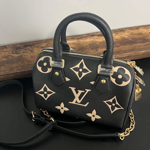 Louis Vuitton Black and Tan Women's Bag - Picture 1 of 7